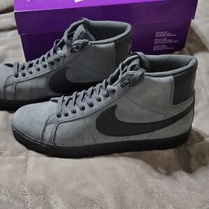 Nike Men's Charcoal and Black High-Top Sneakers